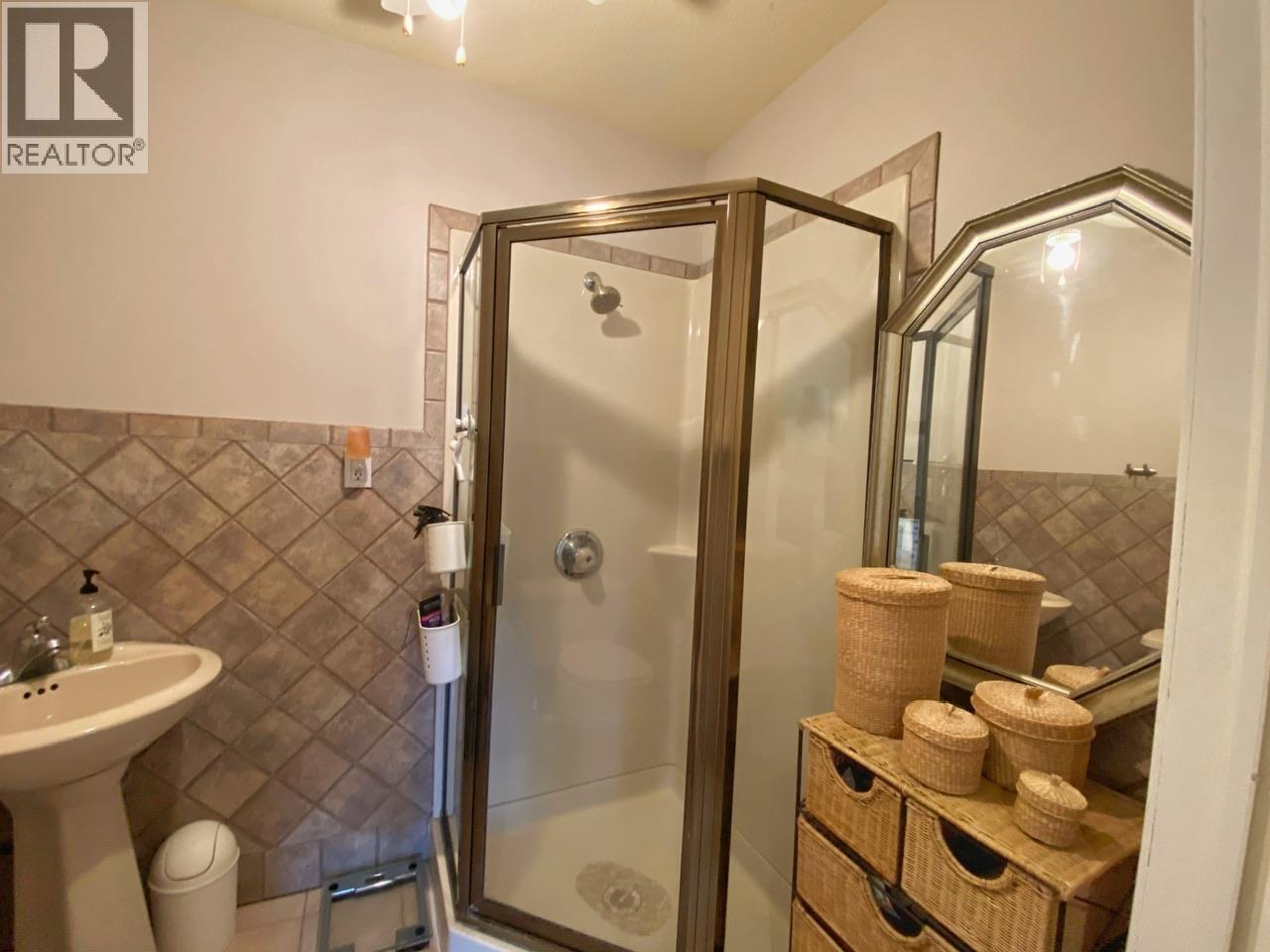 4805 STRATHERN Road, Hazelton