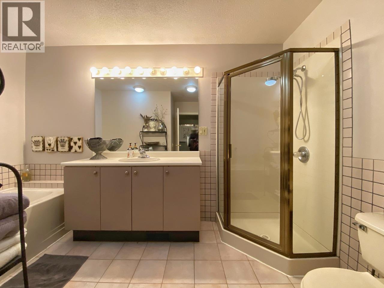 4805 STRATHERN Road, Hazelton