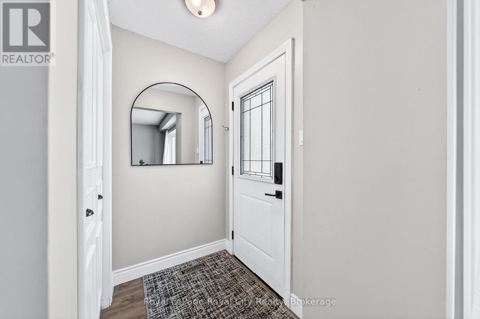 29 DEERFIELD PLACE - Photo 2 of 26, Guelph (Willow West/Sugarbush/West Acres), Ontario