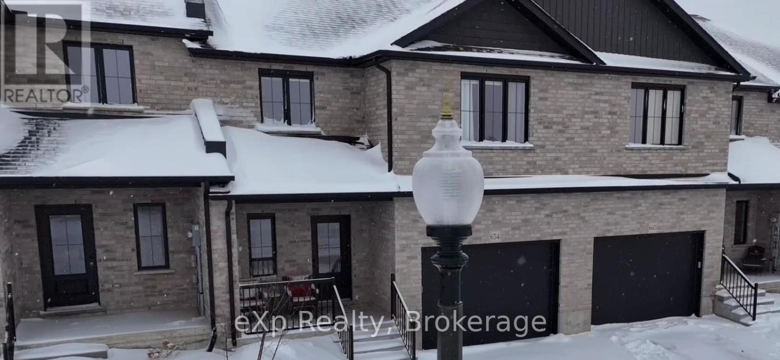 654 Wray Avenue South