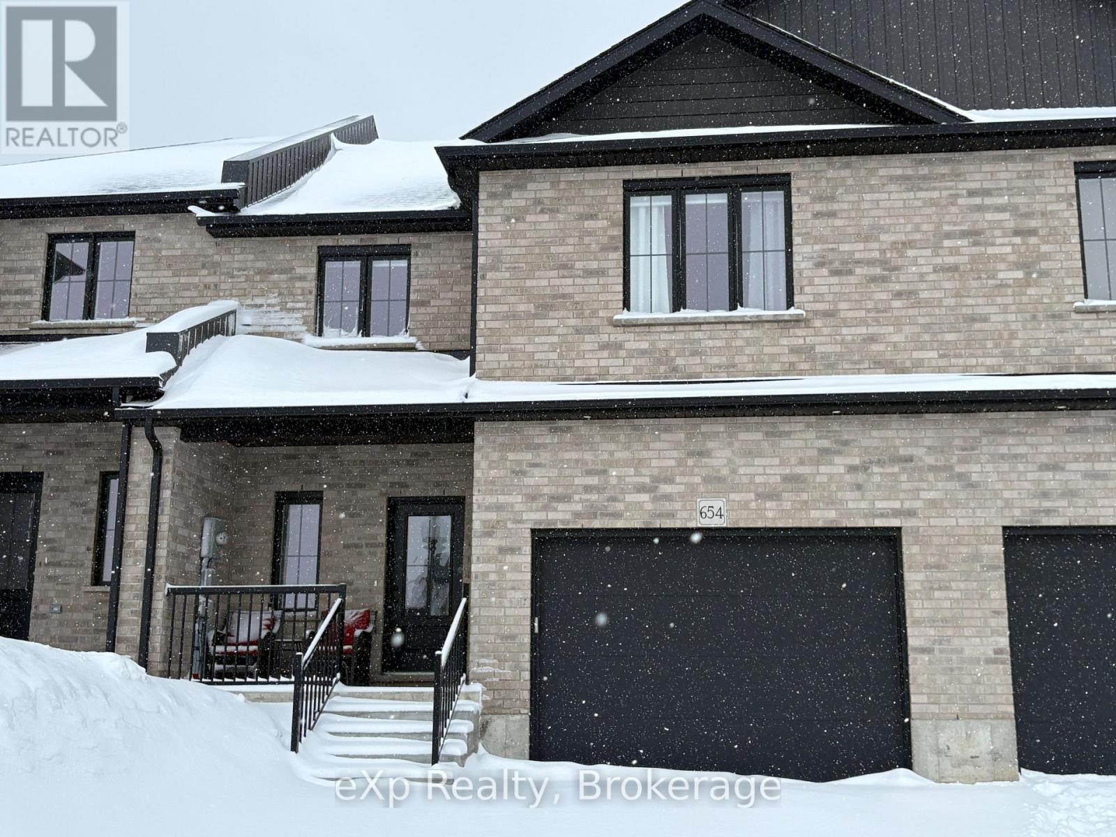 654 WRAY AVENUE S - Photo 4 of 35, North Perth (Listowel), Ontario