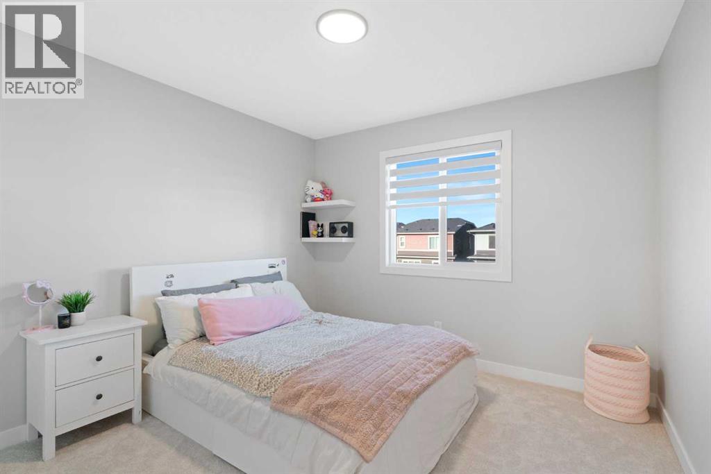 96 Emberside Glen, Cochrane