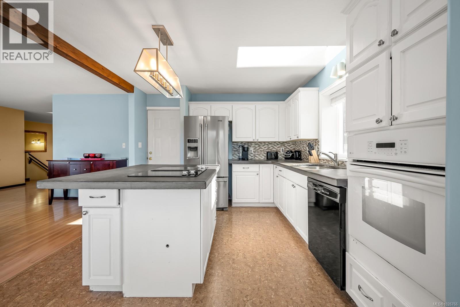 398 Panorama Cres, Courtenay