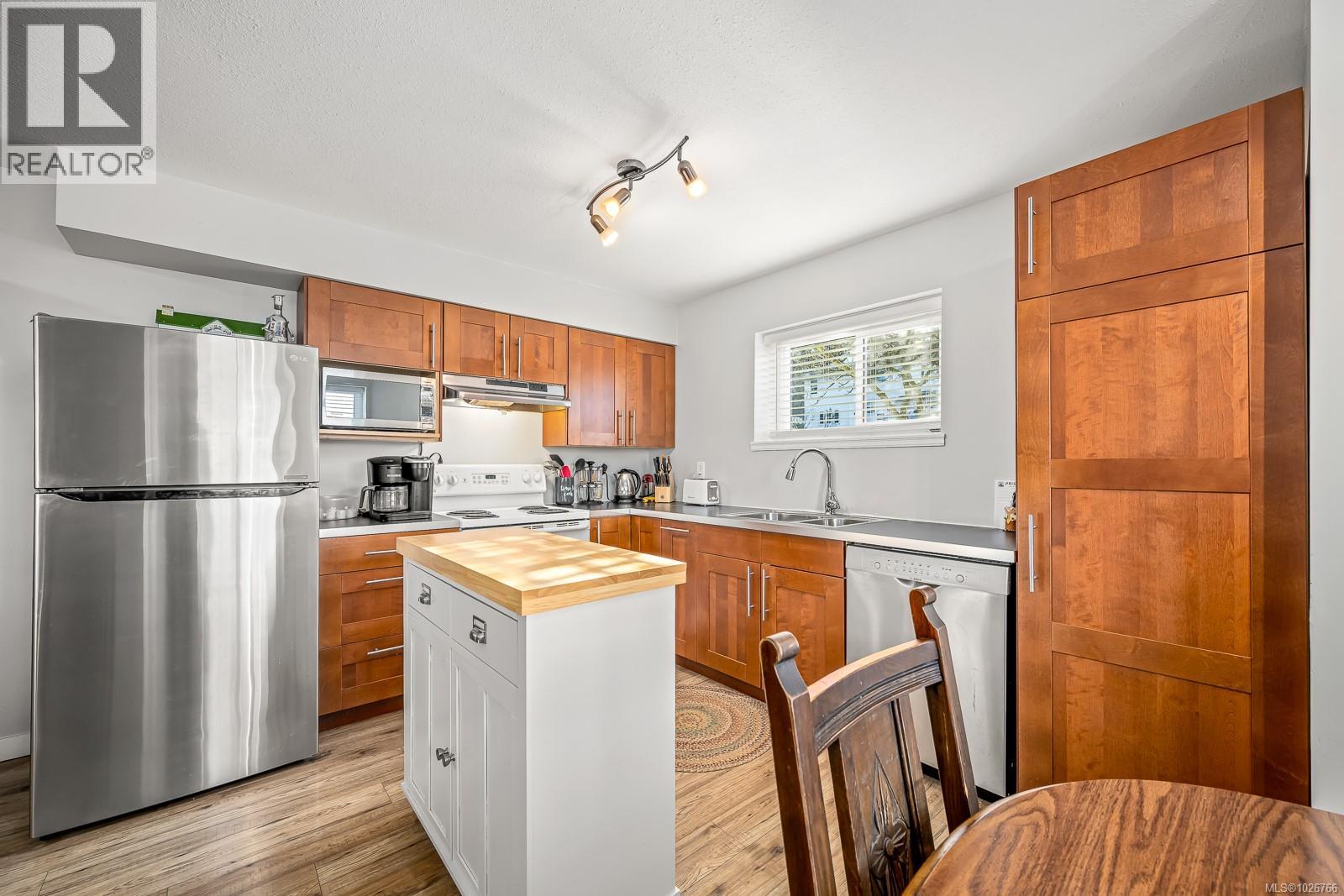 398 Panorama Cres, Courtenay