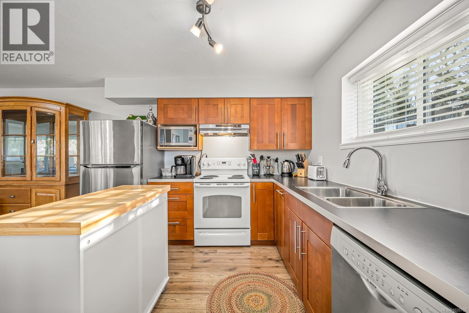 398 Panorama Cres, Courtenay