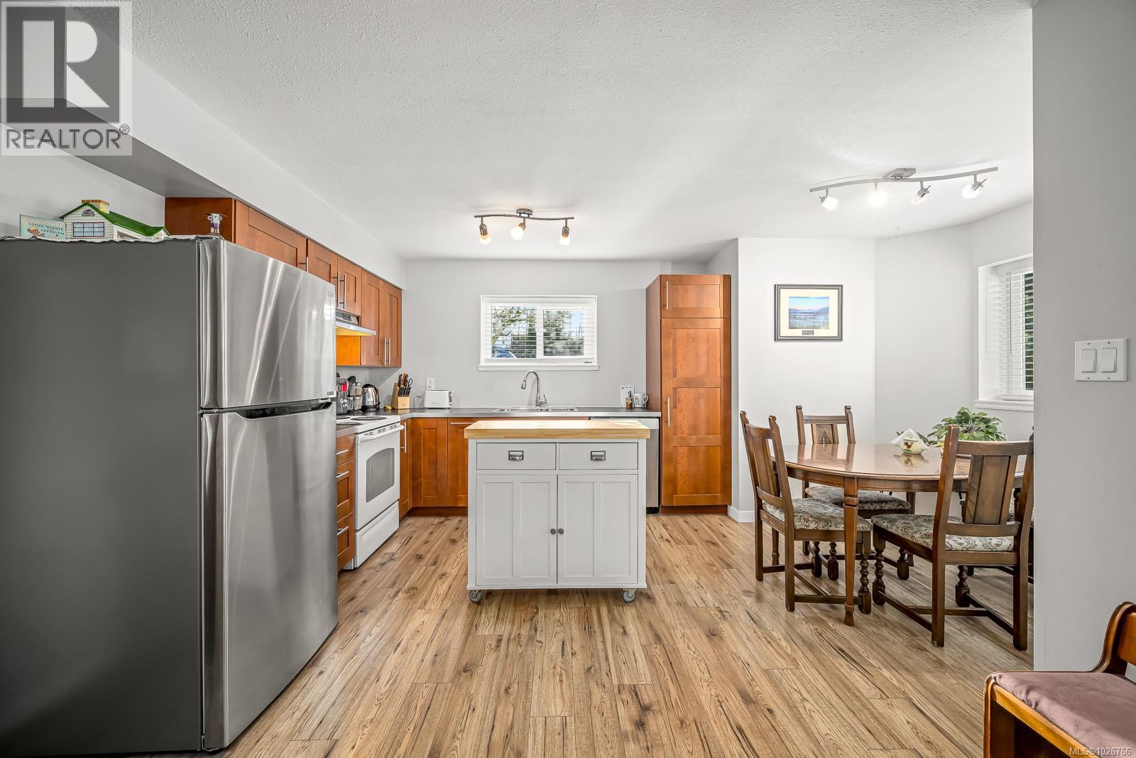 398 Panorama Cres, Courtenay