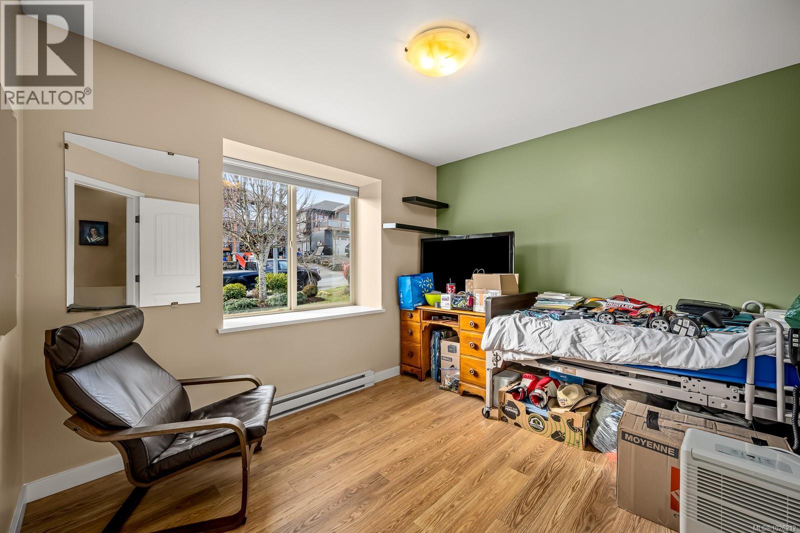 2684 Kendal Ave, Cumberland