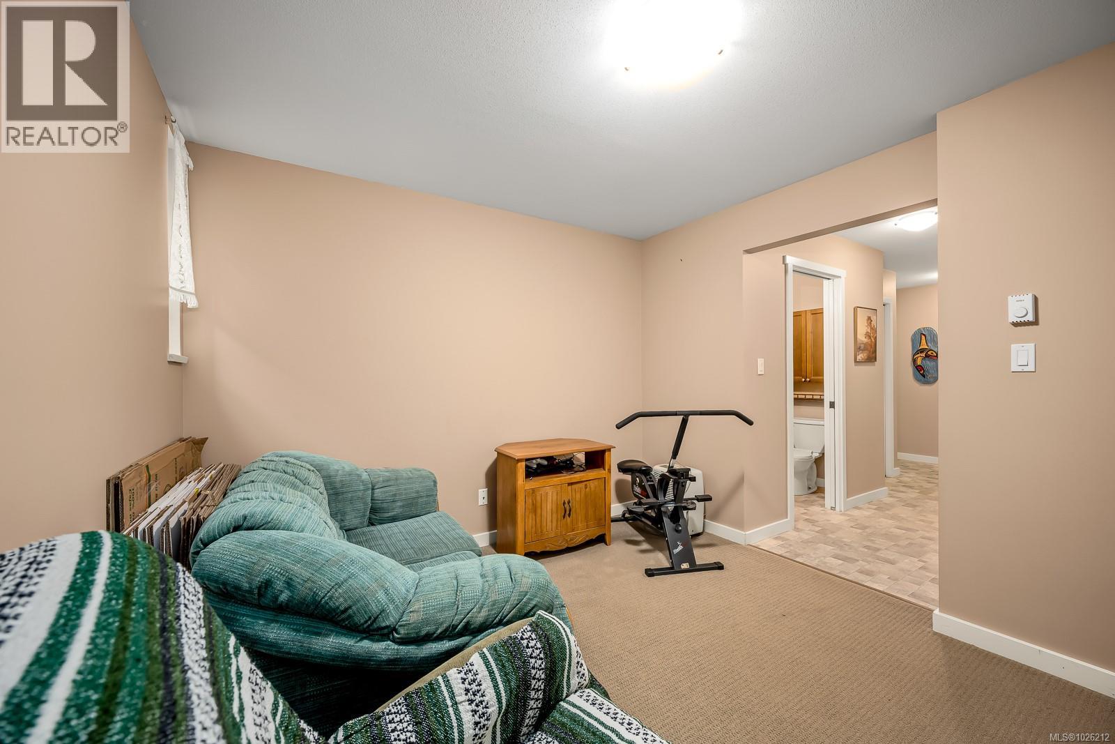 2684 Kendal Ave, Cumberland