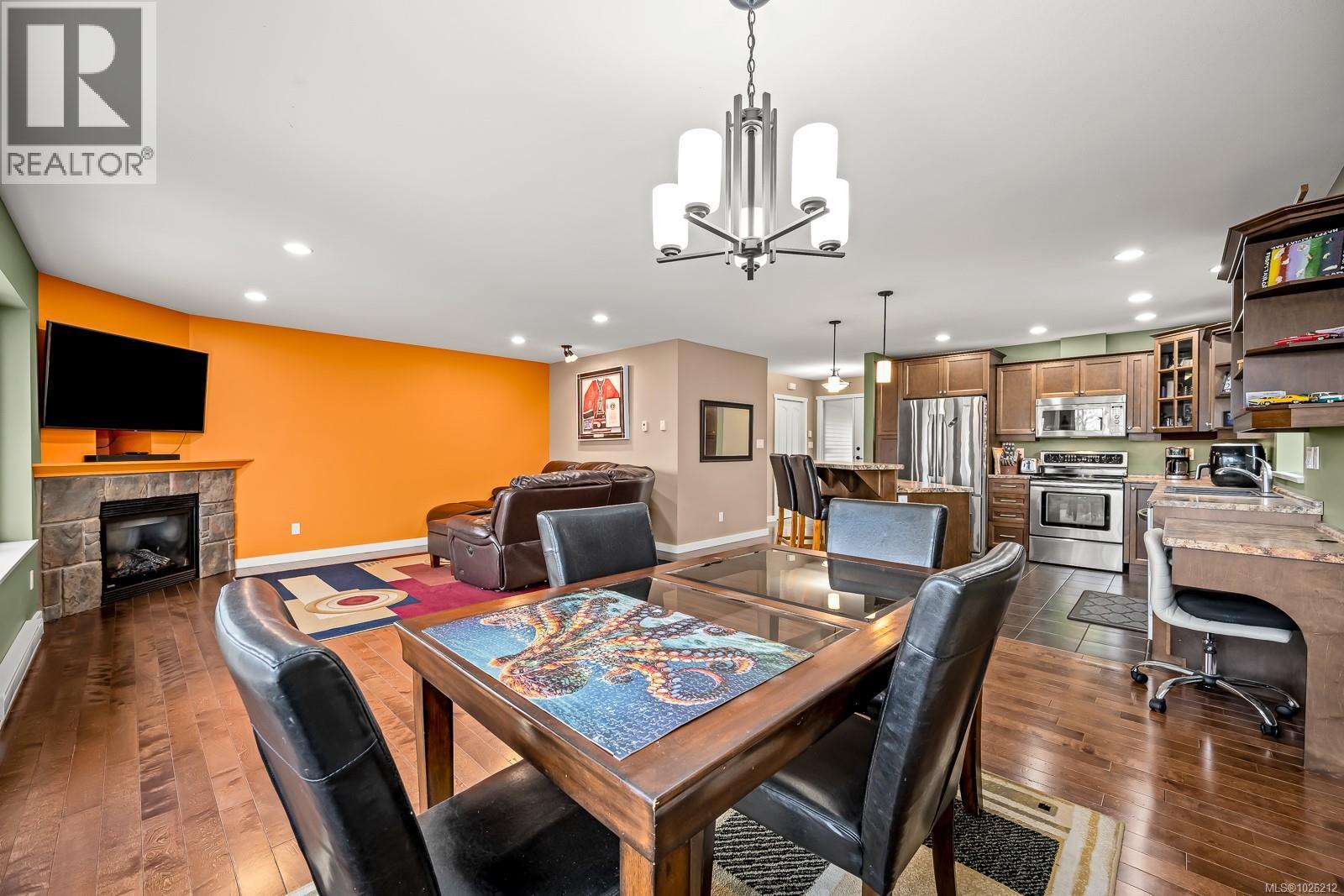 2684 Kendal Ave, Cumberland