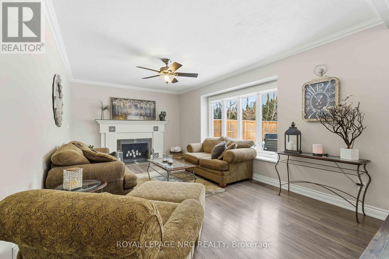 9 WOODGARDEN COURT - 16