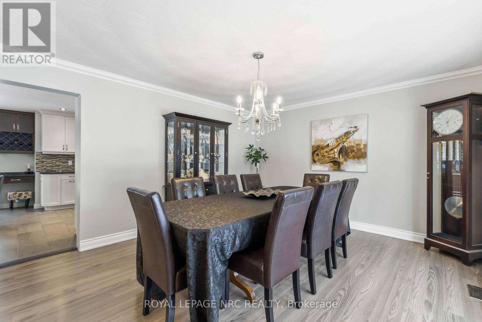 9 WOODGARDEN COURT - 19