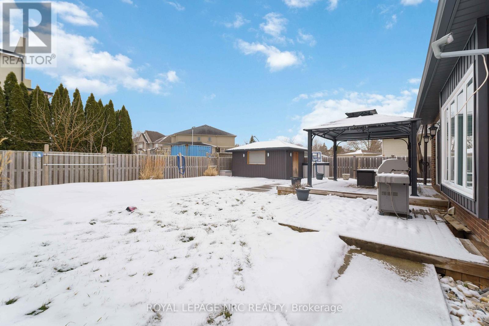 9 WOODGARDEN COURT - 41