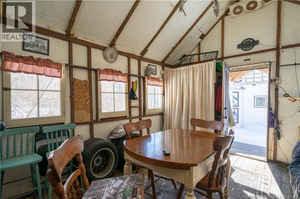 53 WOODMANS POINT ROAD - 32