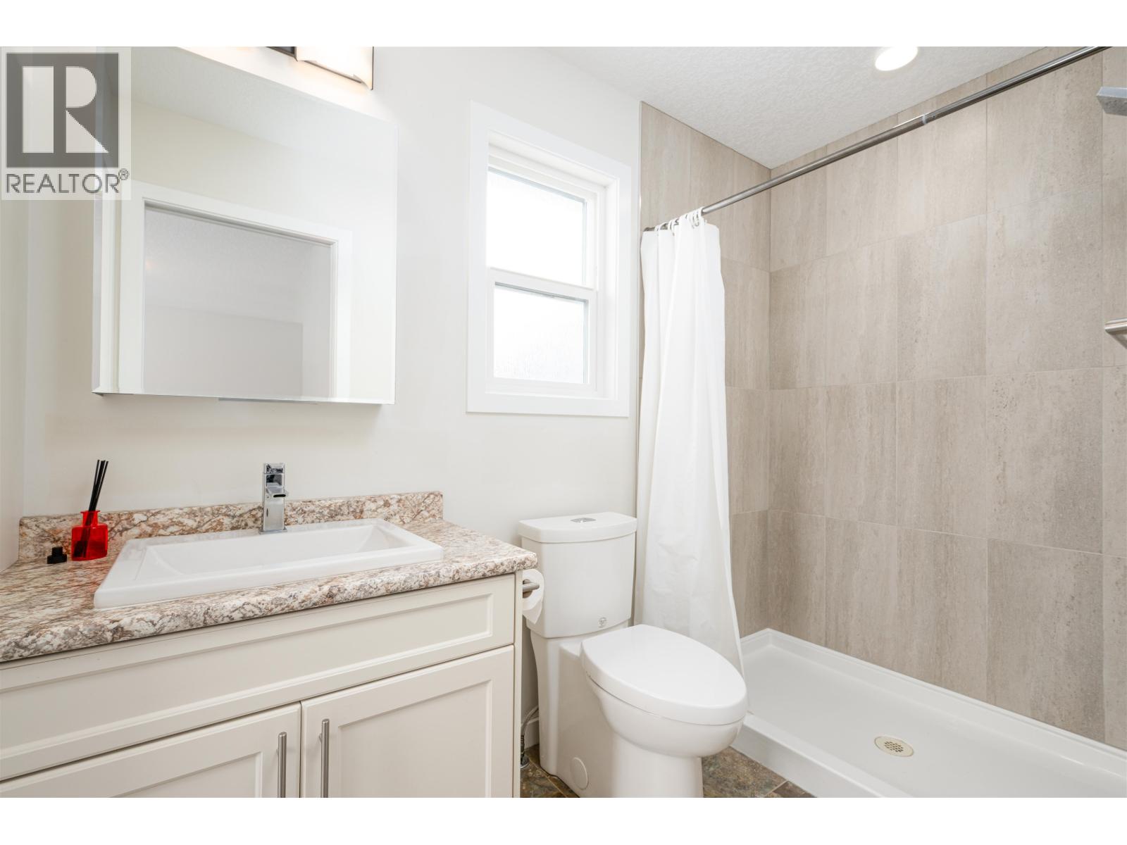 1740 5TH AVENUE - 29