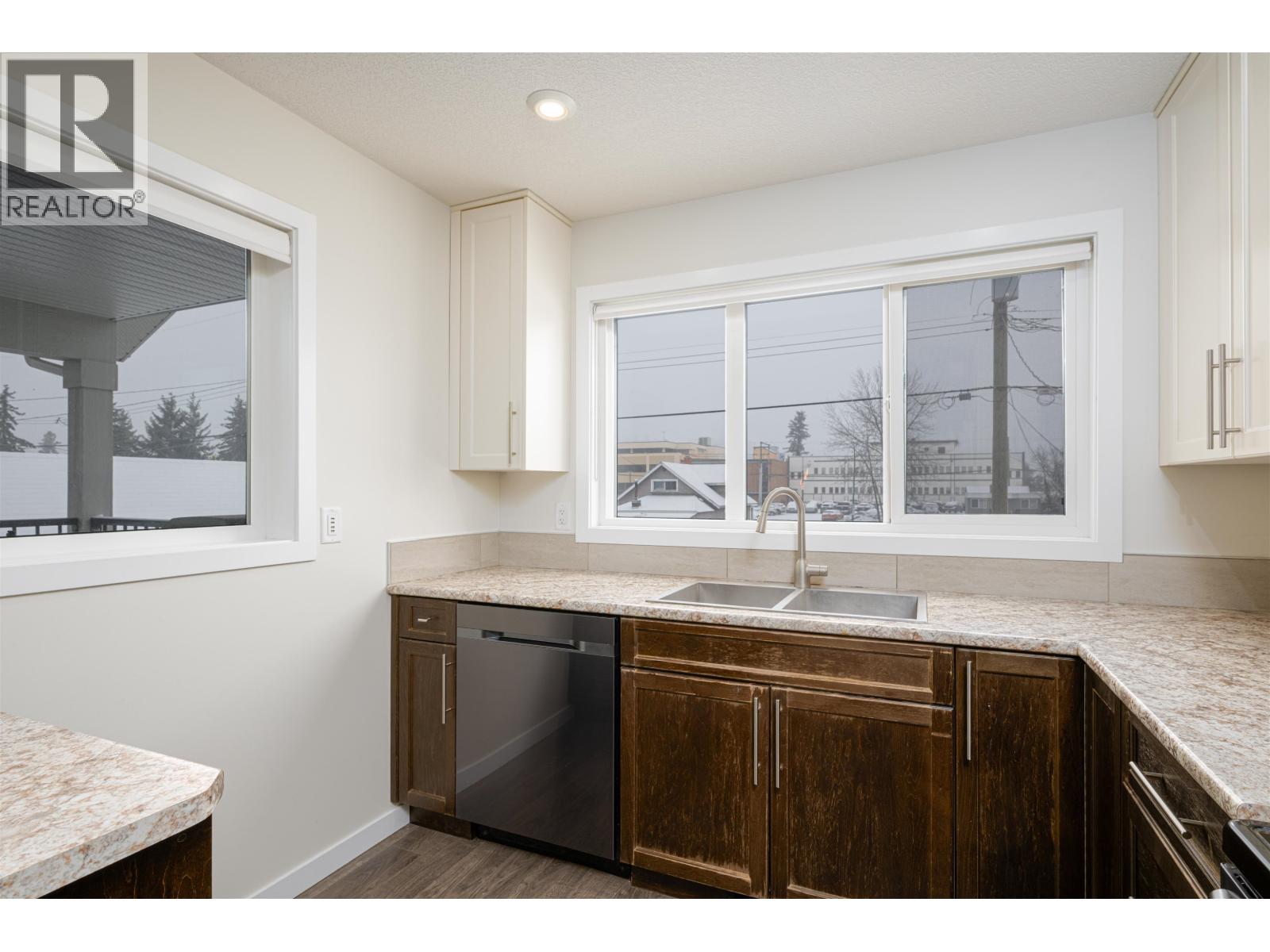 1740 5TH AVENUE - Photo 5 of 36, Prince George, British Columbia