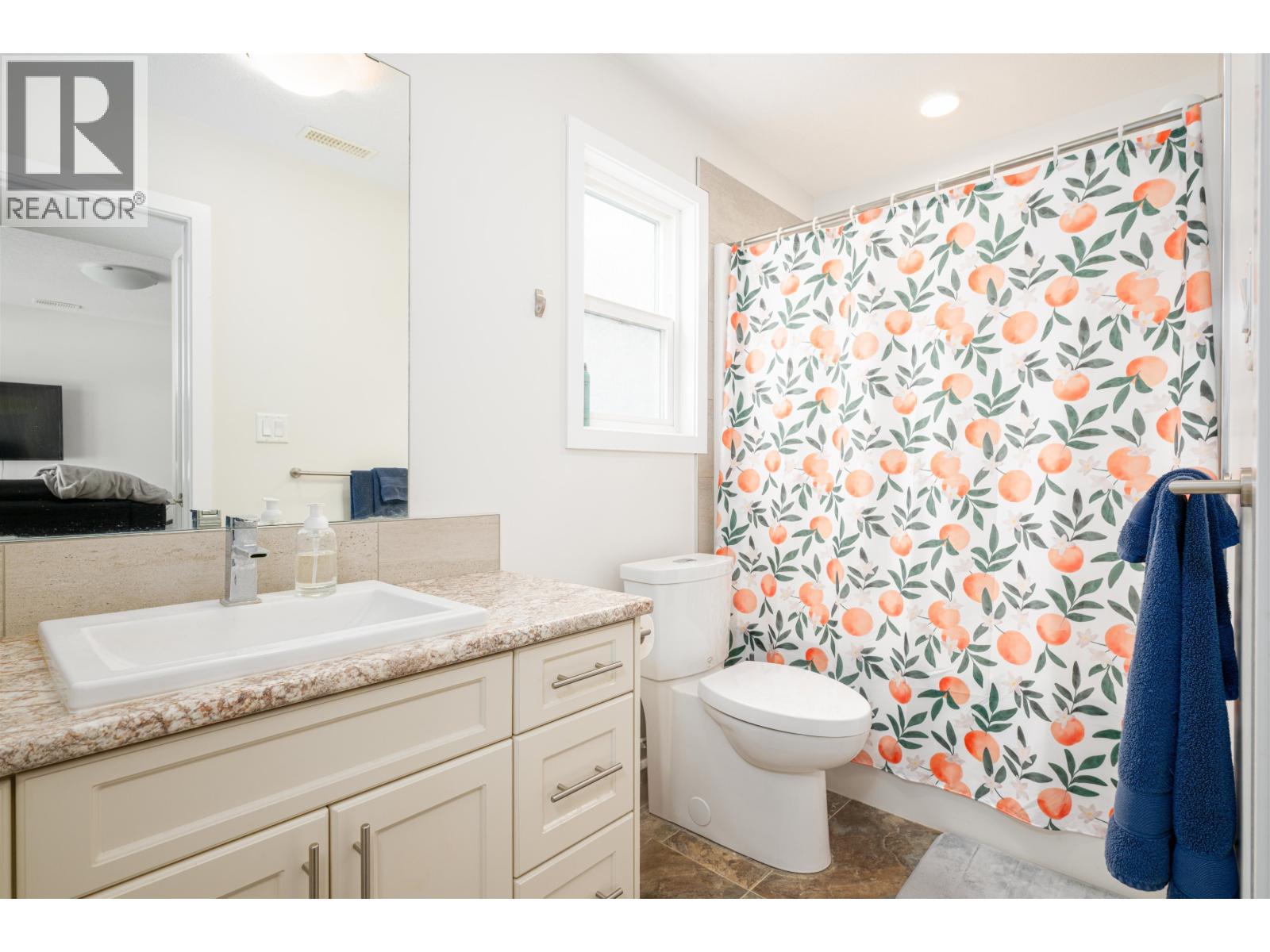 1740 5TH AVENUE - 27