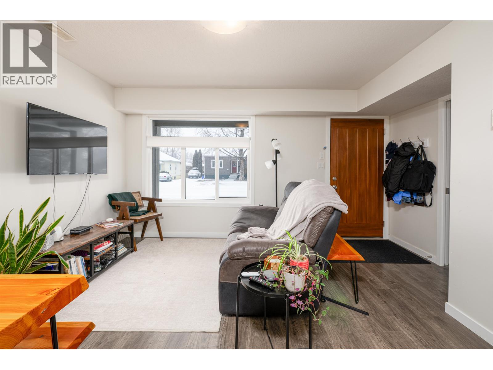 1740 5TH AVENUE - 19