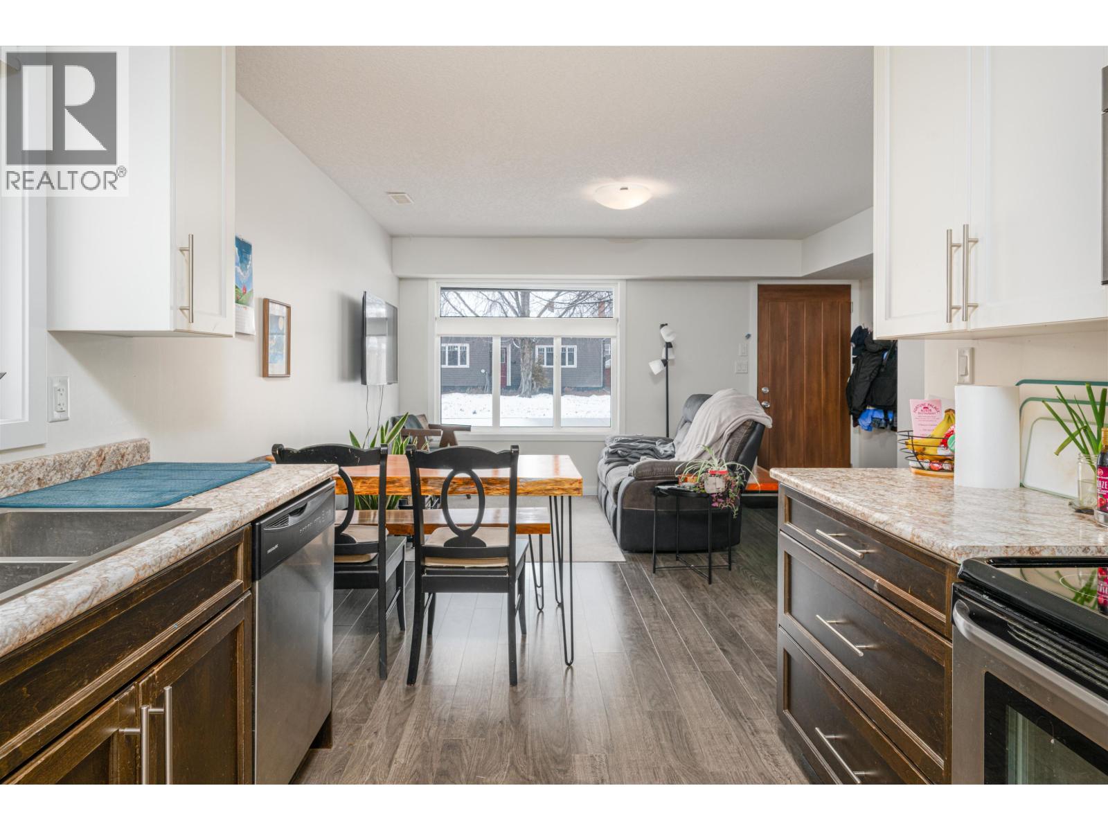 1740 5TH AVENUE - 21