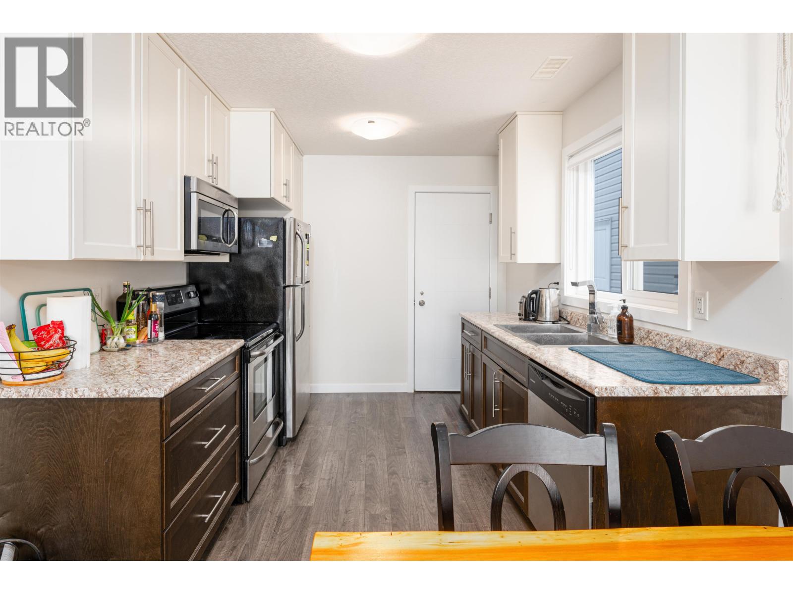 1740 5TH AVENUE - 23