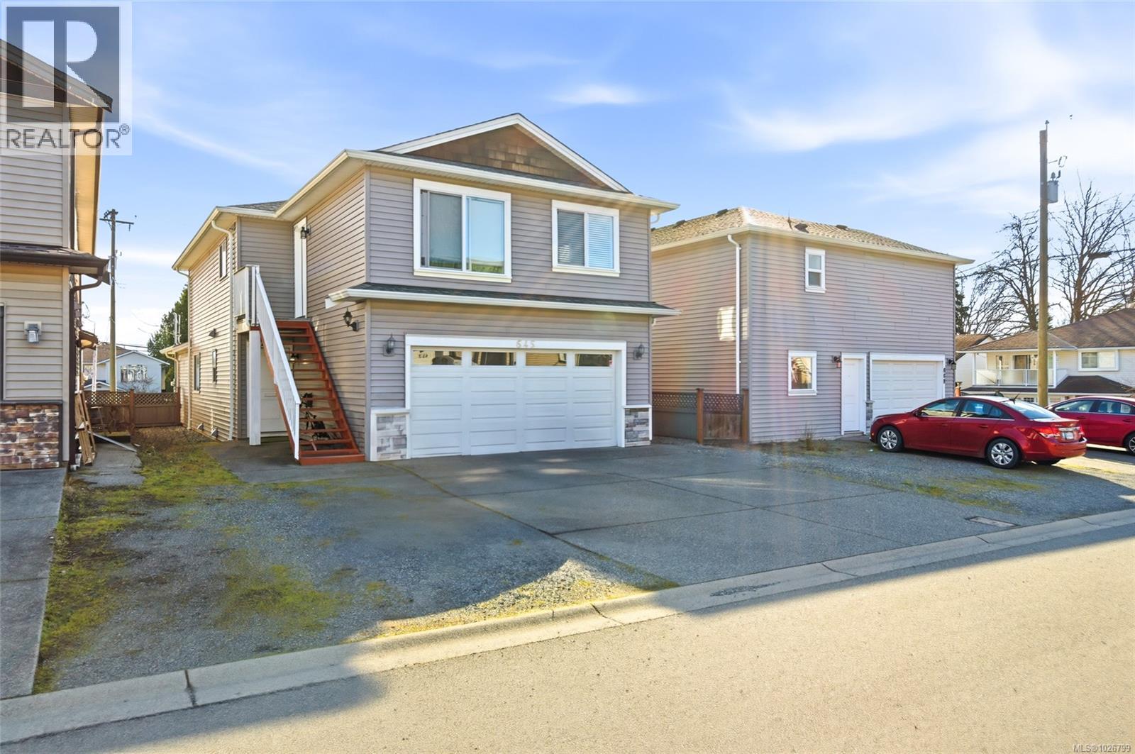 645 Howard Ave - Photo 2 of 30, Nanaimo, British Columbia