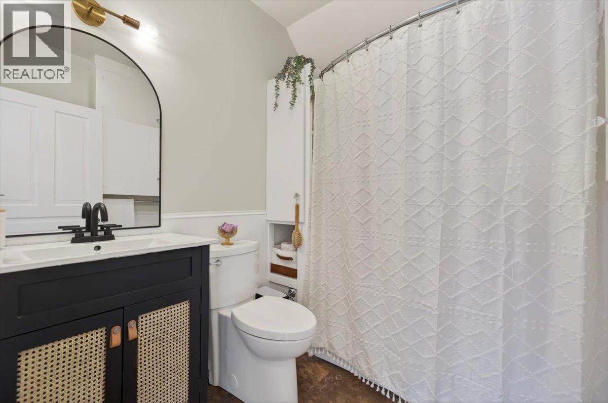 106 1st Street, Fernie