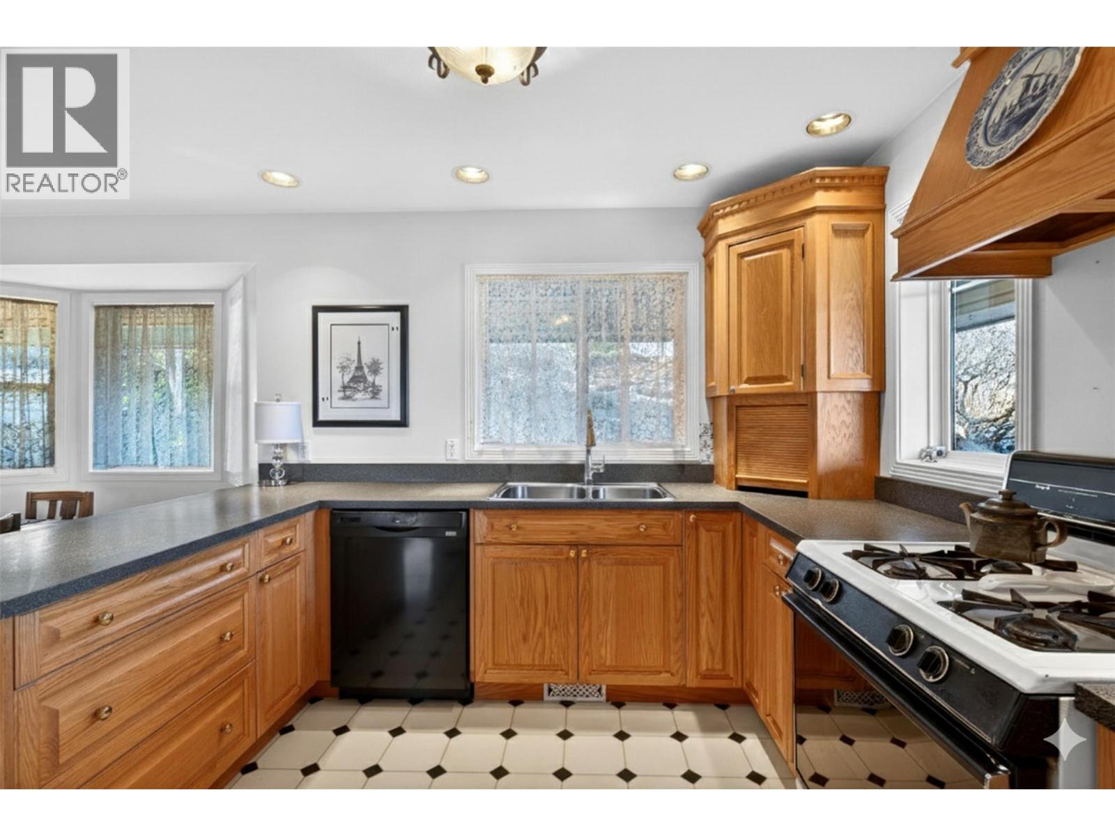  9823 Winview Road, Lake Country