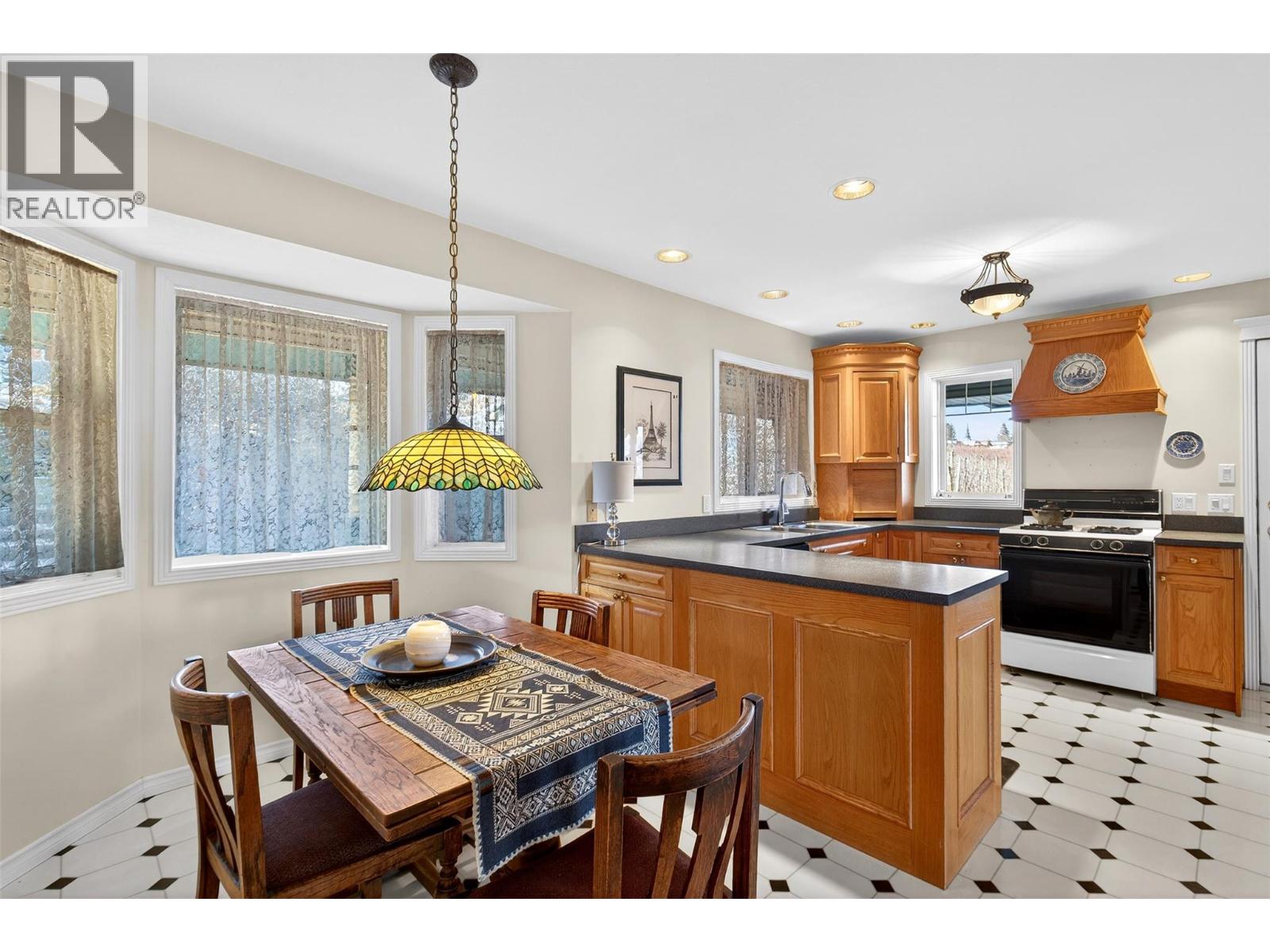  9823 Winview Road, Lake Country