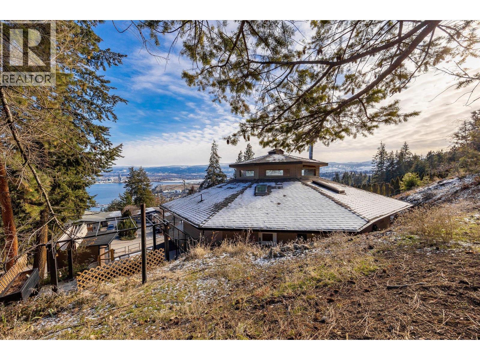  1446 Scott Crescent, West Kelowna