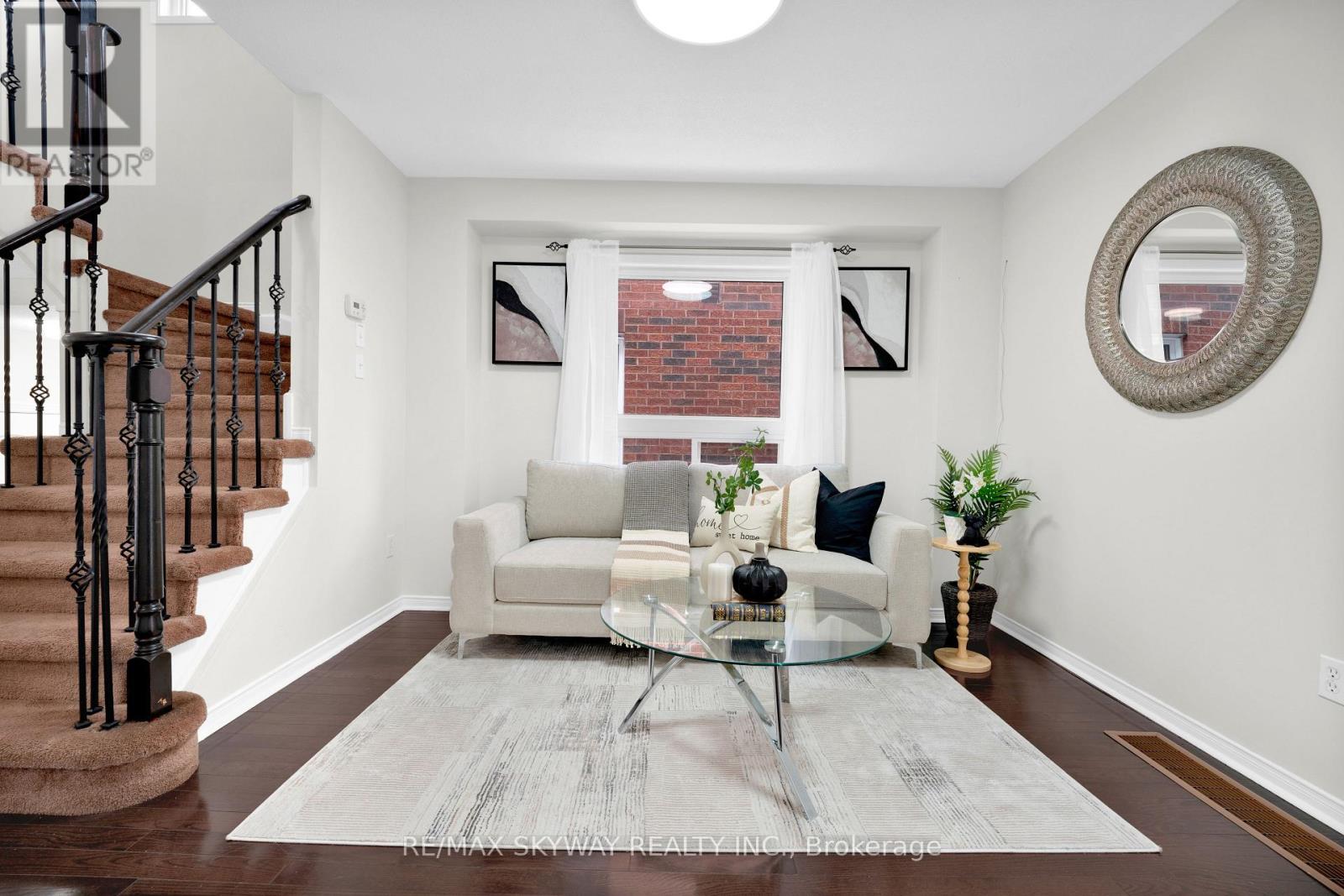 108 BUSHMILL CIRCLE - Photo 3 of 35, Brampton (Fletcher's Meadow), Ontario