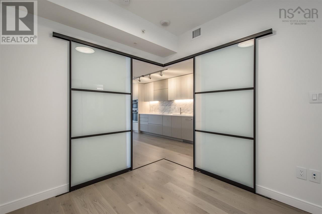 Property 9 of 27 of 902 1650 GRANVILLE Street