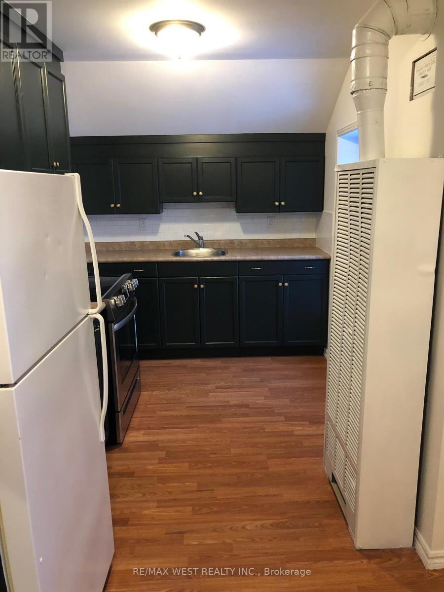 182 12TH STREET - Photo 4 of 16, Hanover, Ontario