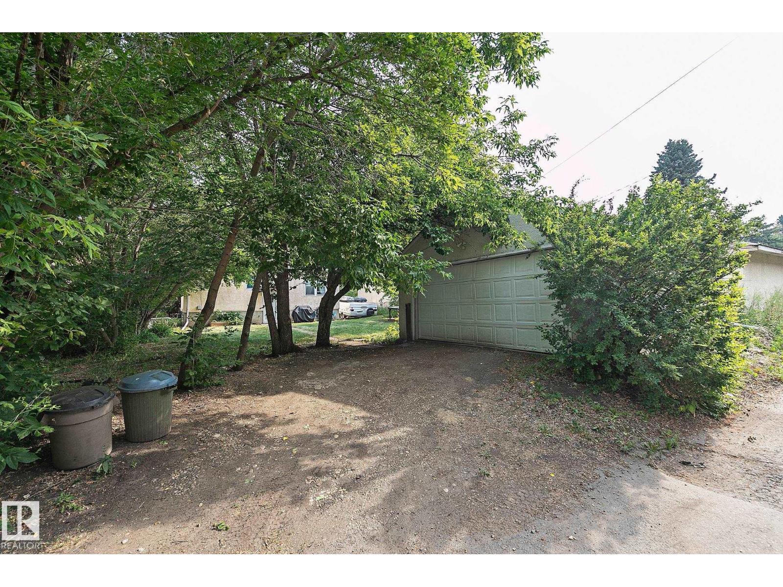 11559 80 AV NW - 36