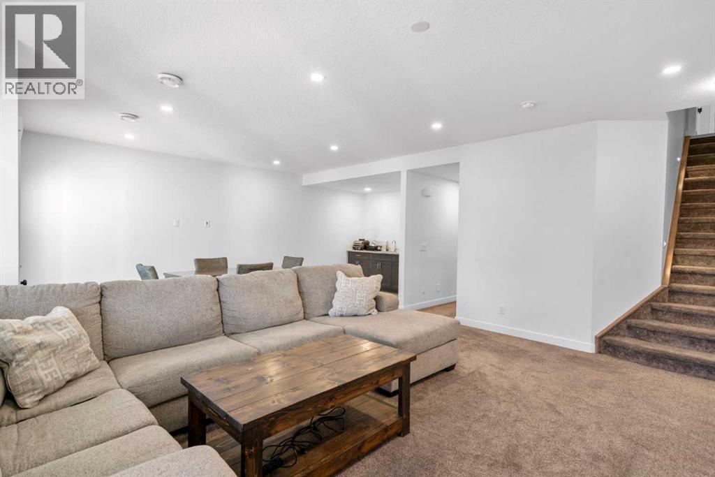 99 Ridge View Close, Cochrane