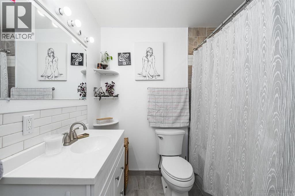 Single Family House for Sale in   Southampton Drive SW Southwood Calgary 