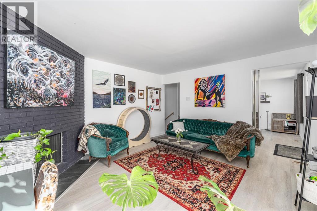 Single Family House for Sale in   Southampton Drive SW Southwood Calgary 