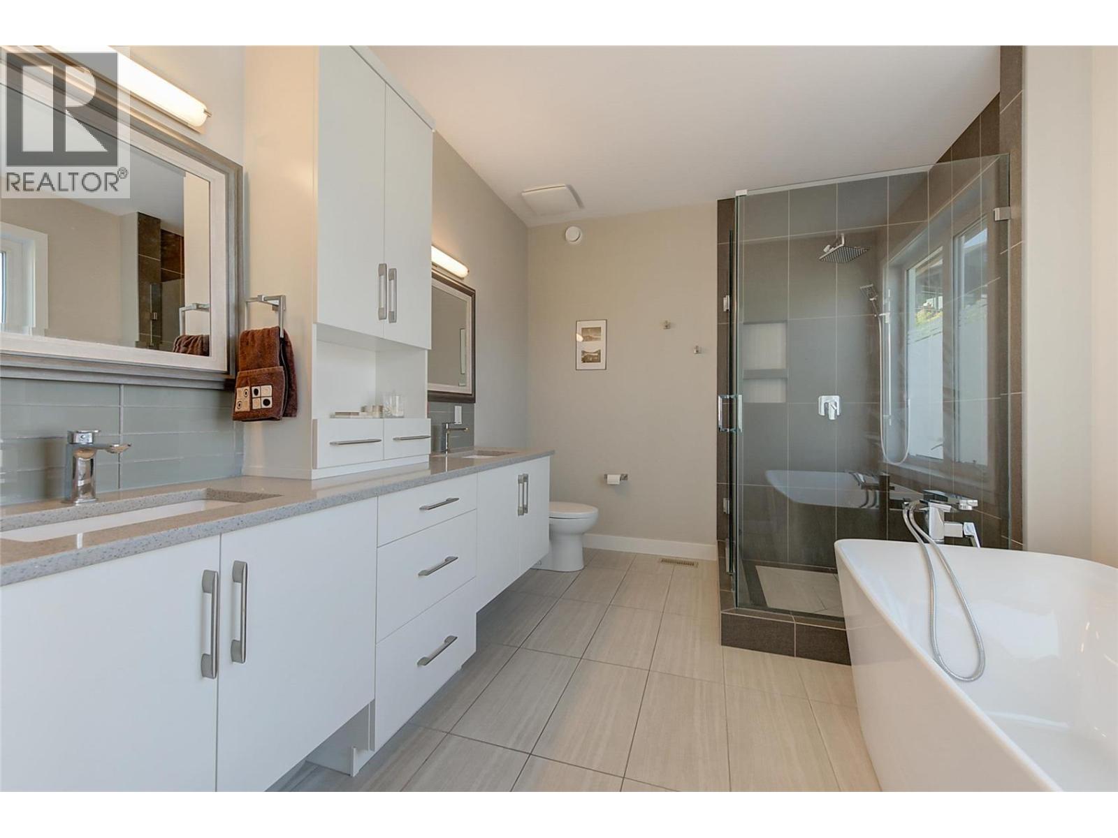  3284 Vineyard View Drive, West Kelowna