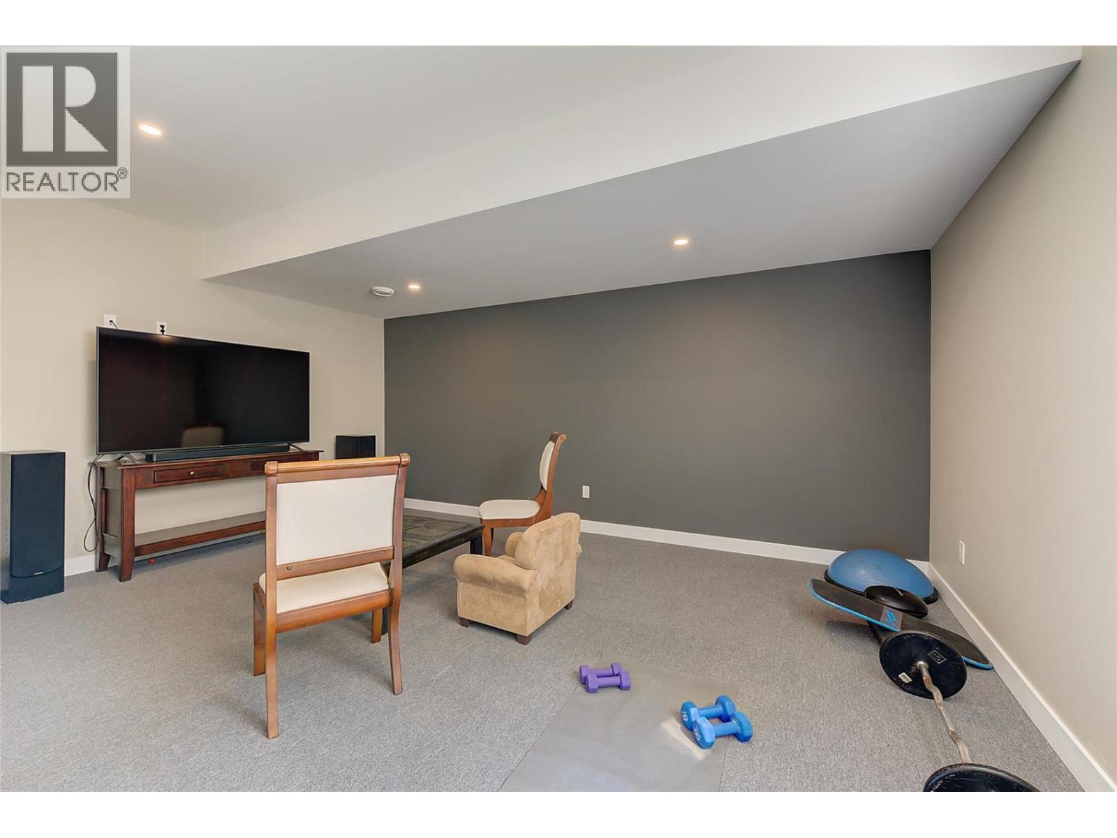  3284 Vineyard View Drive, West Kelowna