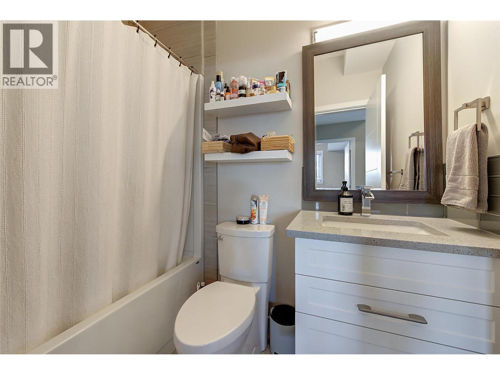  3284 Vineyard View Drive, West Kelowna