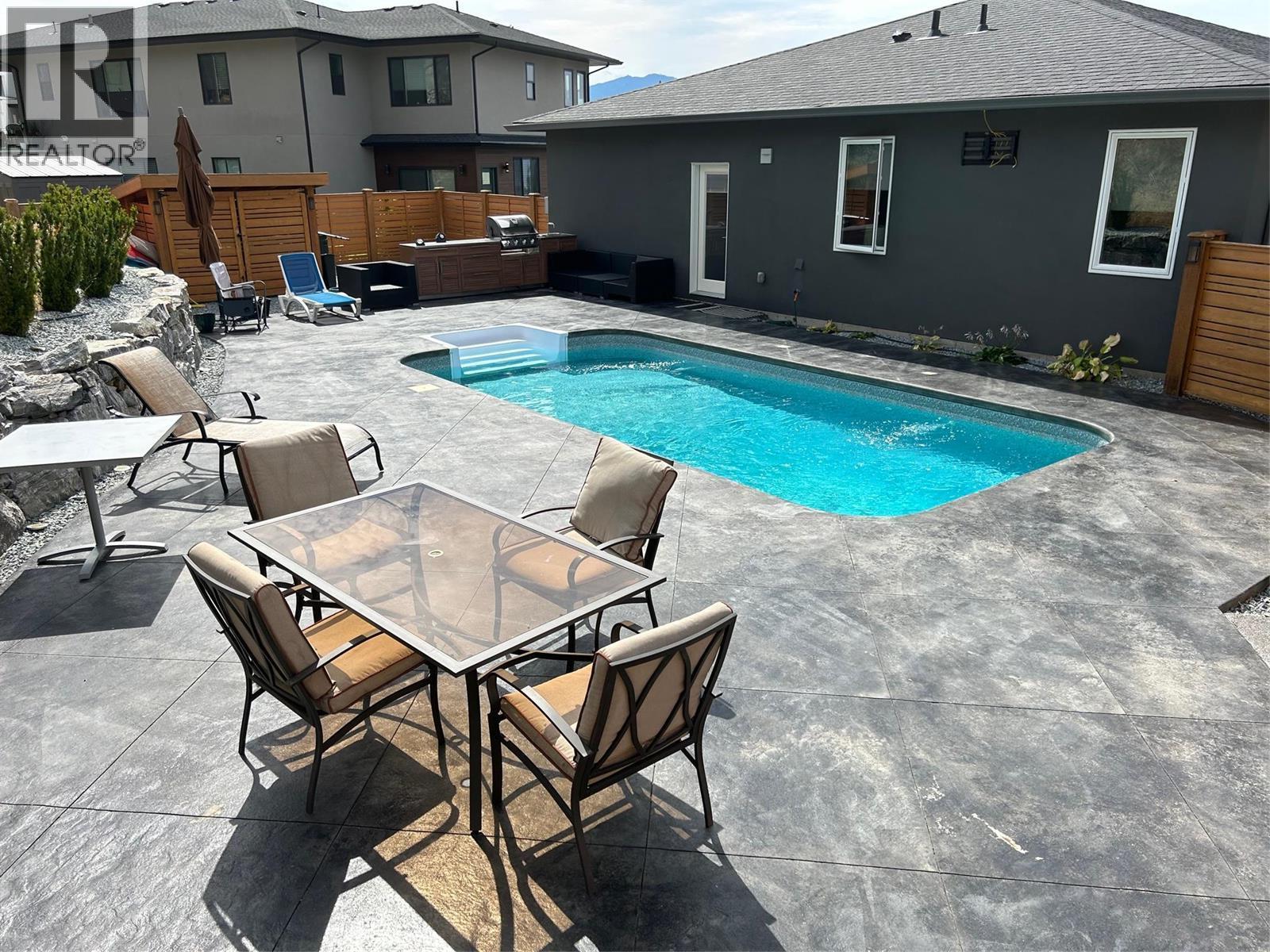  3284 Vineyard View Drive, West Kelowna