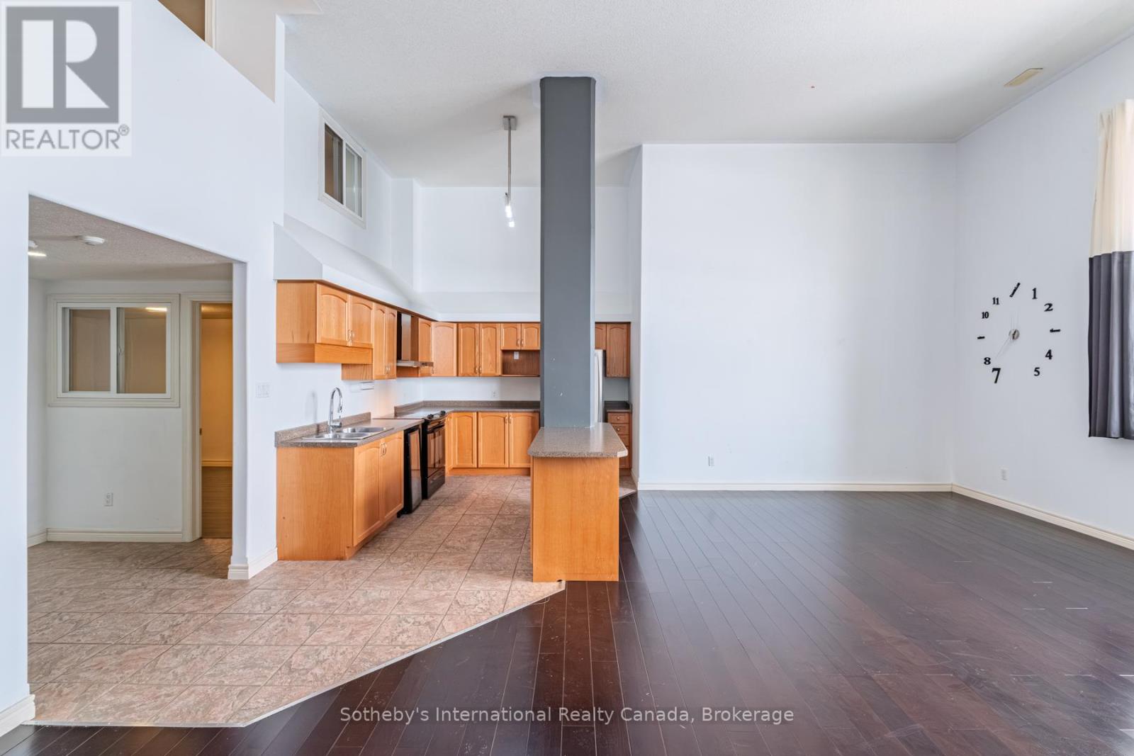 #213 111 GREY STREET - 10