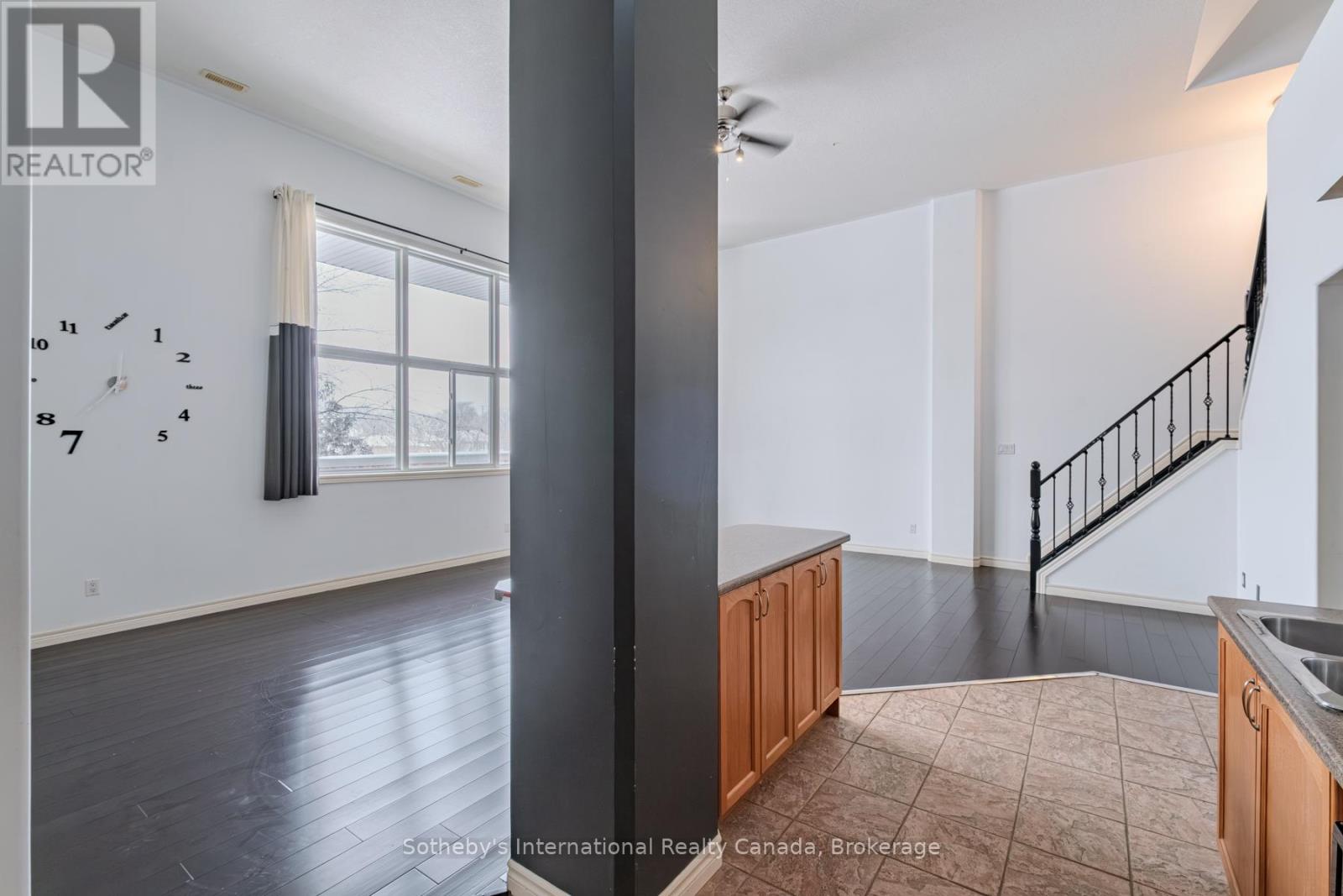 #213 111 GREY STREET - 14