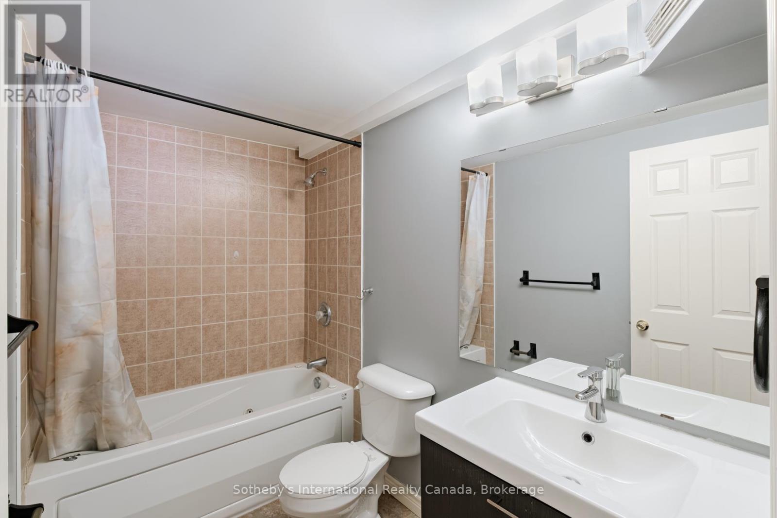 #213 111 GREY STREET - 22