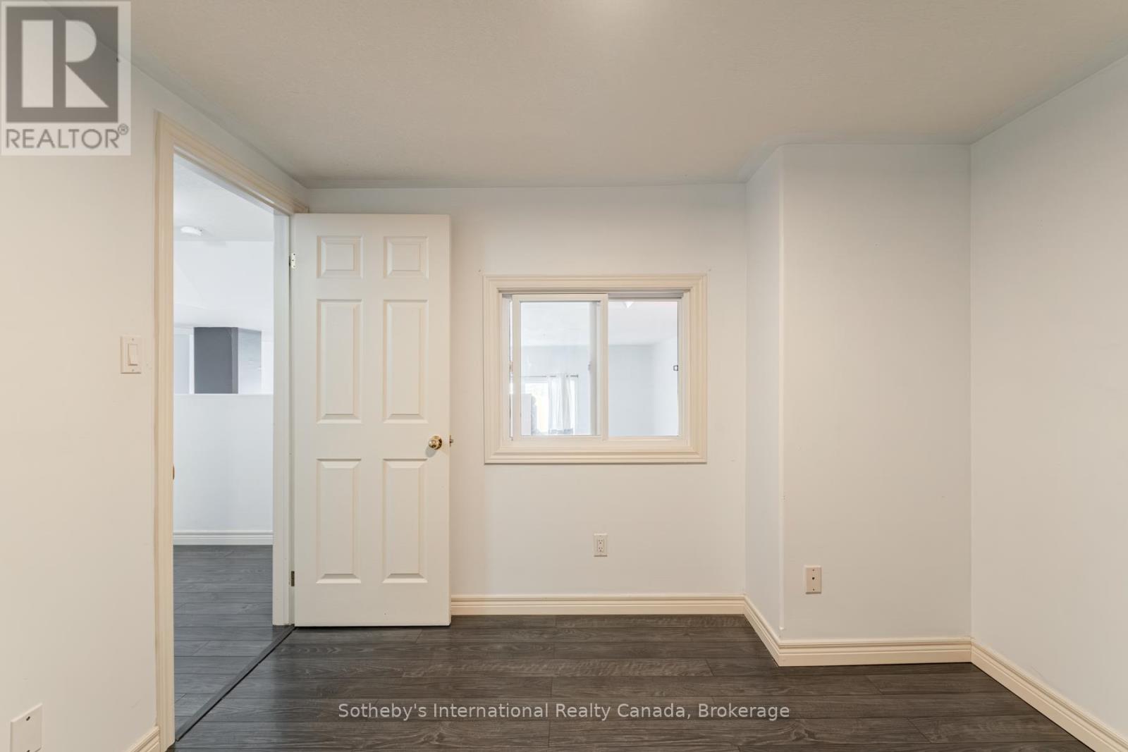 #213 111 GREY STREET - 24