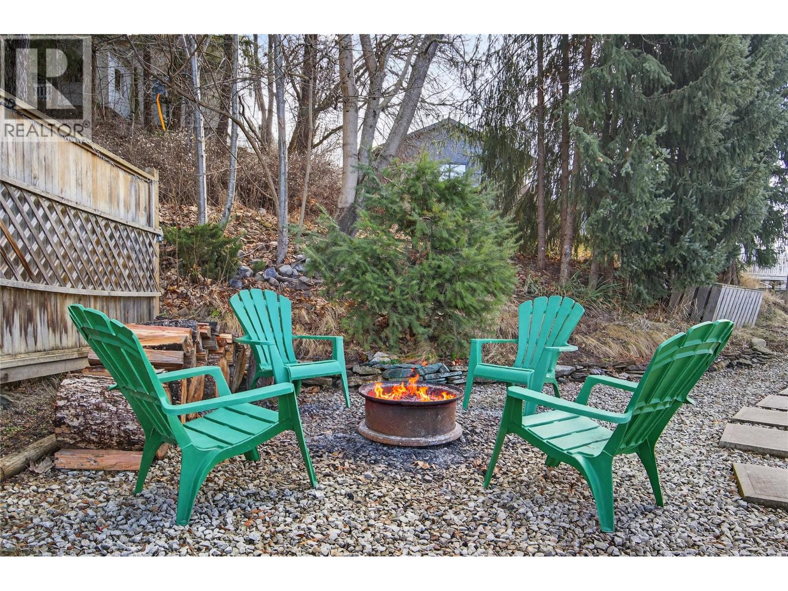 671 1 Avenue SE, Salmon Arm