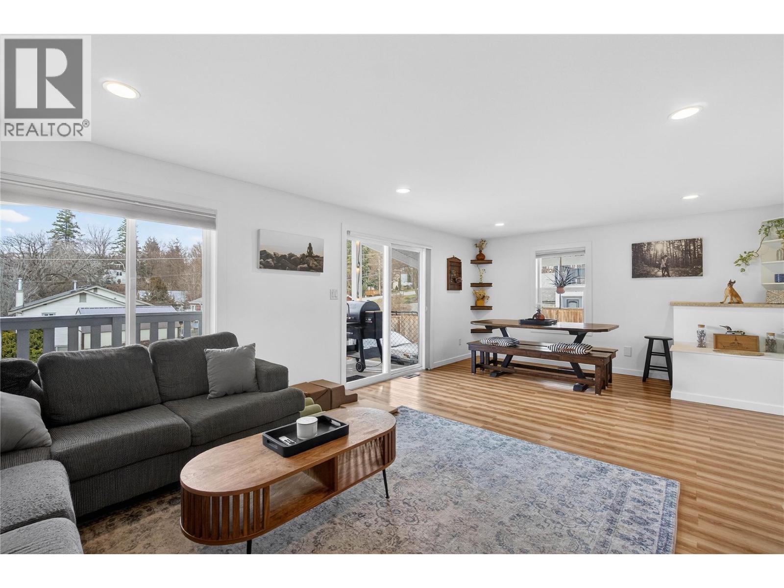 671 1 Avenue SE, Salmon Arm