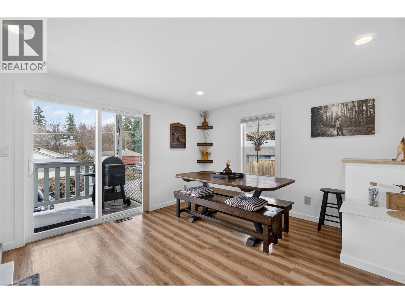 671 1 Avenue SE, Salmon Arm