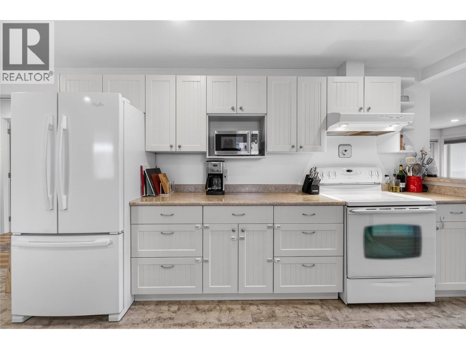 671 1 Avenue SE, Salmon Arm