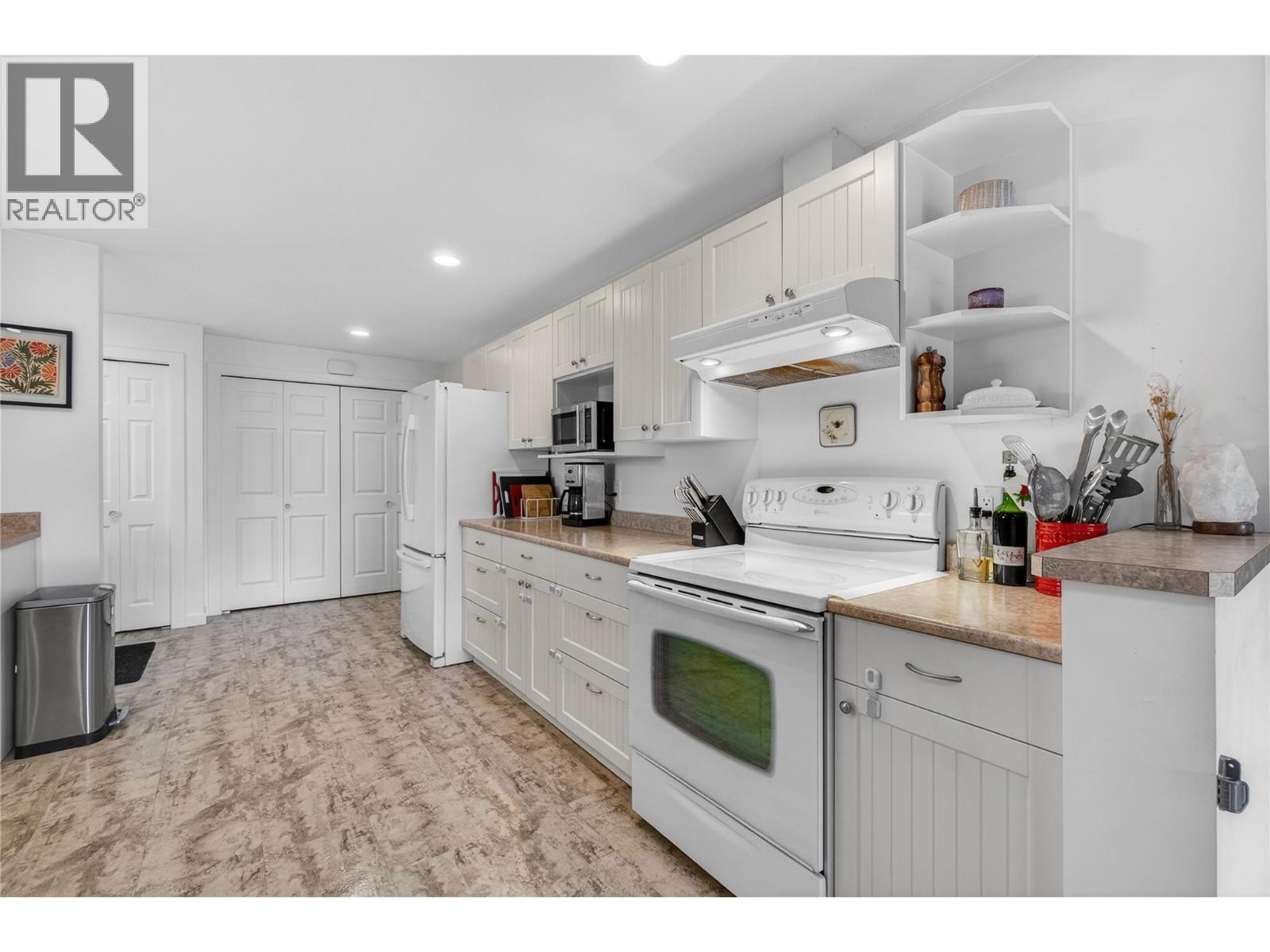 671 1 Avenue SE, Salmon Arm