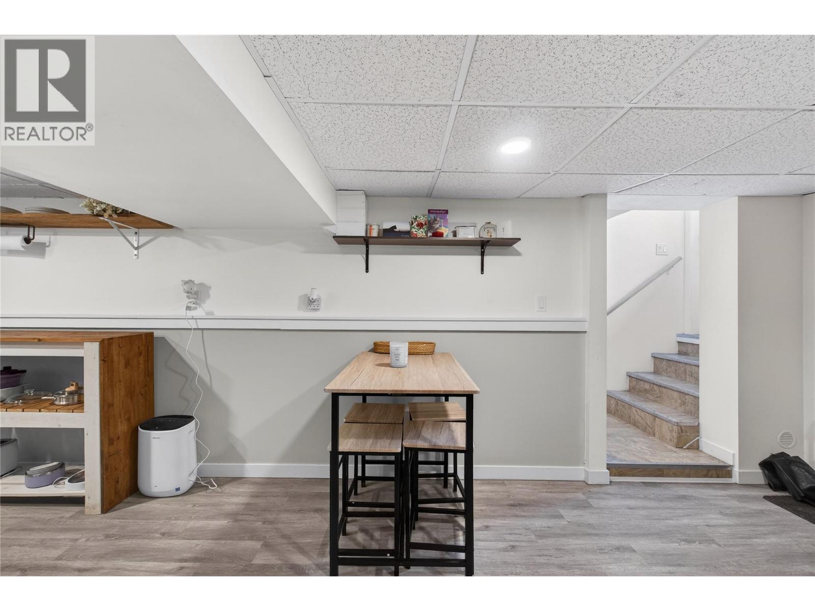 671 1 Avenue SE, Salmon Arm