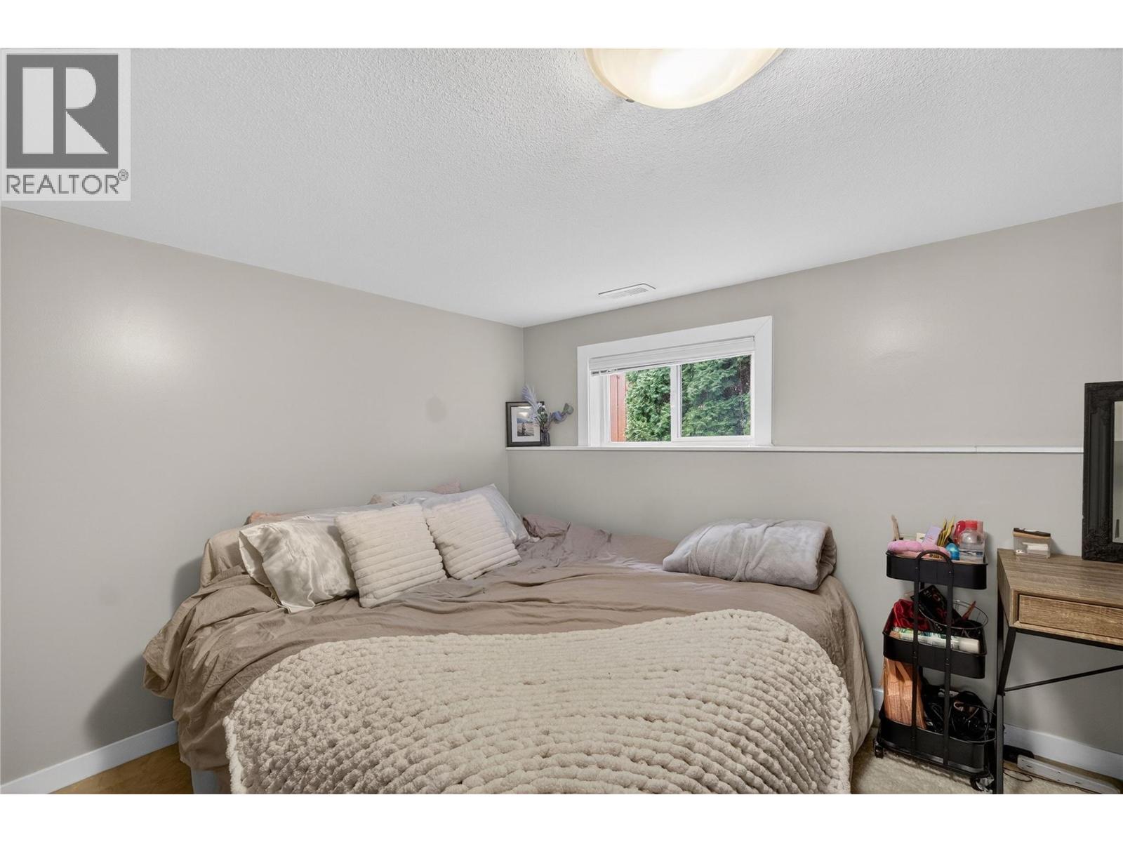 671 1 Avenue SE, Salmon Arm